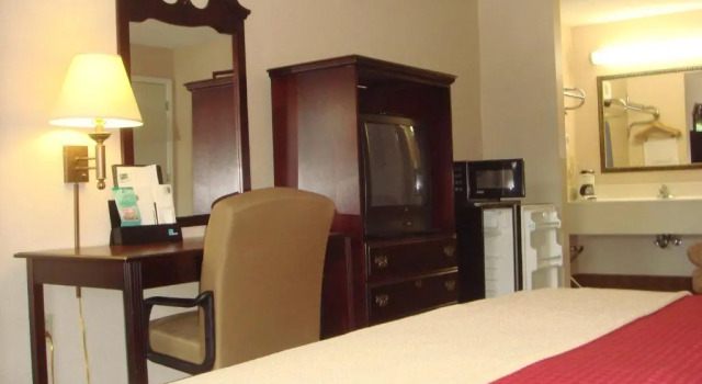 Четырёхместный номер Standard Key West Inn - Roanoke