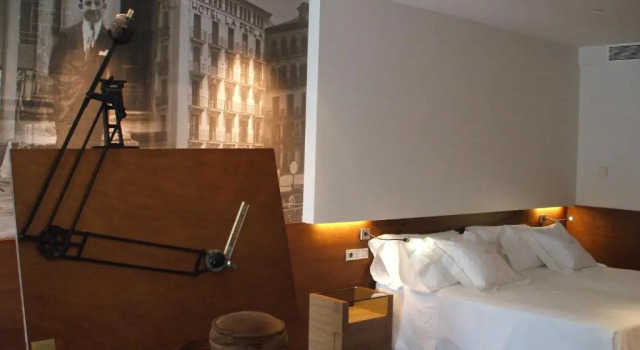 Полулюкс Gran Hotel La Perla