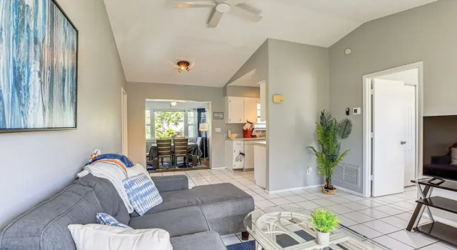 7 Mi to Beach: Cozy Home w/ Yard in Englewood!, Buchen Sie Ferienhaus Villen in Englewood, Villa