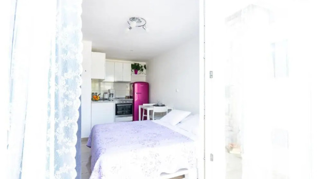 Студия Apartments Laura