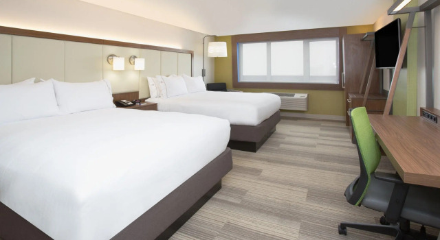 Четырёхместный номер Standard Holiday Inn Express & Suites - Dayton Southwest by IHG