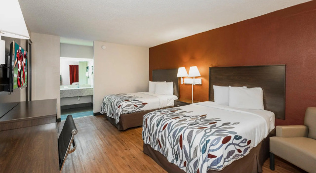 Четырёхместный номер Standard Red Roof Inn Walterboro