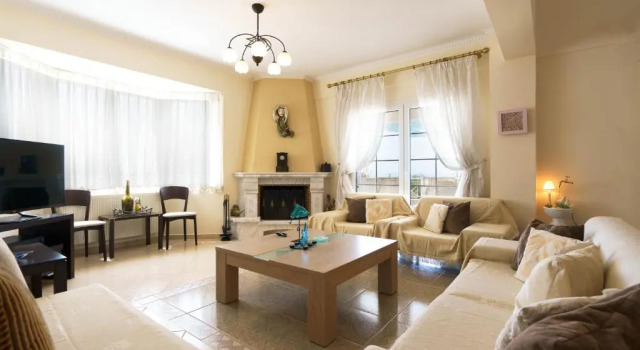 Charming Luxury Villa for 16 People, Book Villa Nikiti 