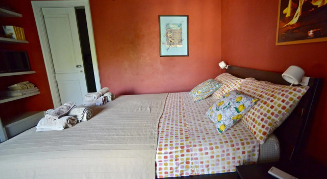 2 camere con pianoforte, Buchen Sie Hotel Chiaia Neapel