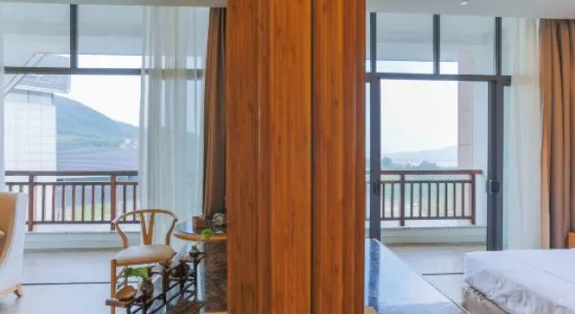 Люкс с видом на озеро Yixing Yangxian Lake Junlai Hotel Co., Ltd.