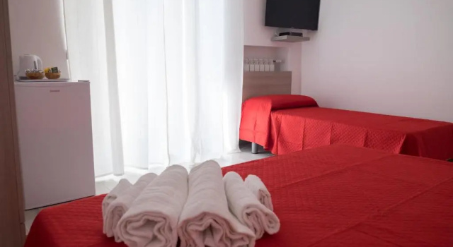 Трёхместный номер Standard с балконом B&B ELI