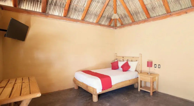 Четырёхместный номер Standard с балконом Hotel Villa Xtreme
