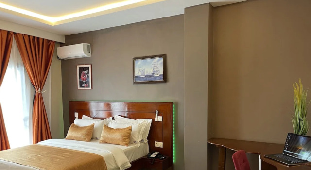 Sky Kenako Hotel, Boek Hotel Nangadjango Southern region