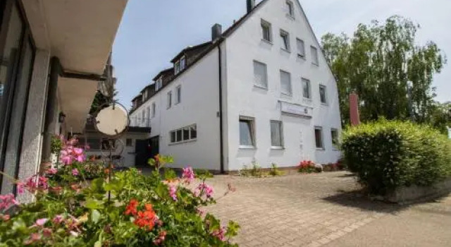 Pension Krone, Забронировать Отель Швебиш-Гмюнд Swabian Alps, рядом с Leuchtturm