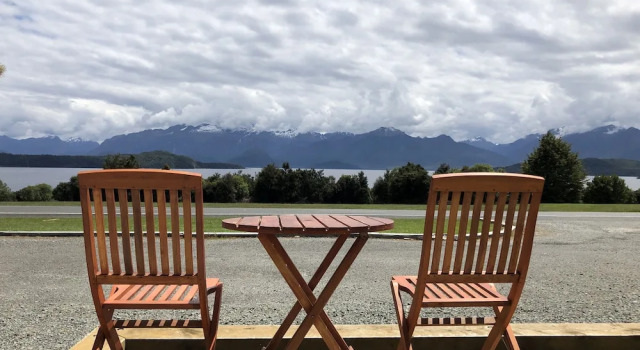 Семейный люкс с 2 комнатами с видом на озеро Te Anau Manapouri Lake Hotel