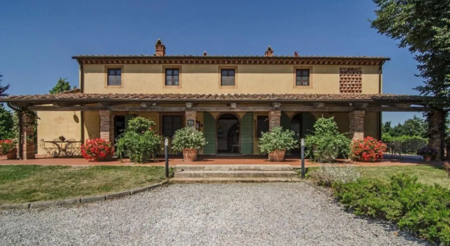 Agriturismo Valliferone, Boek Hotel Crespina Toscane