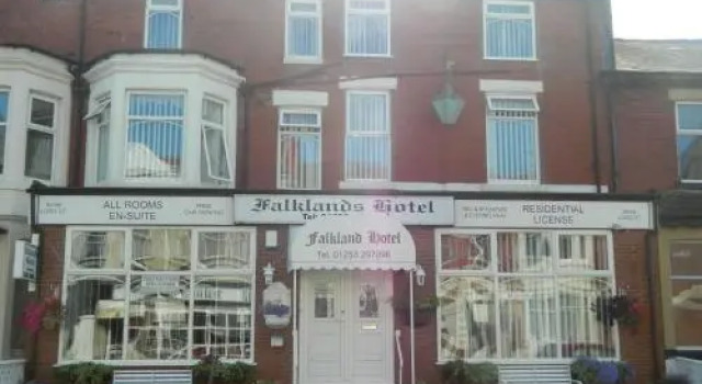 Falklands Hotel, Забронировать Отель Отели Блэкпул с парковкой, рядом с Конференц-центр Winter Gardens, Парковка