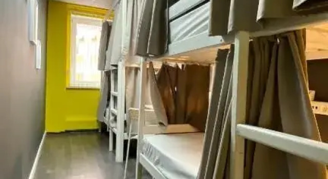 Кровать в общем номере (женский номер) Хостел Трэвел