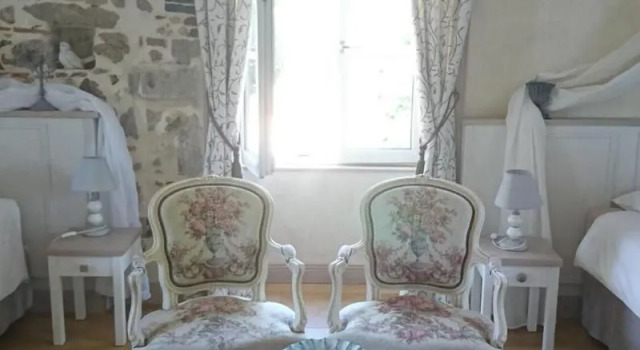 Le Manoir Aux Douves