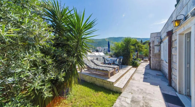 Студия Villa Jolanda Apartments