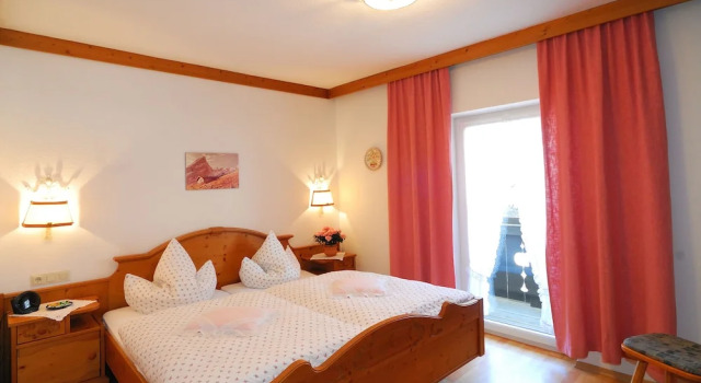 Апартаменты Standard с балконом Hotel Gruenberger