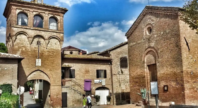 Bilo da Ludovico sulla Francigena by holidayngo, Book Hotel Hotels in Crete Senesi with Parking, Parking
