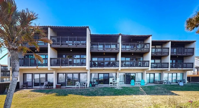 Oceanfront Condo With Resort Amenities, Beach Access and Pool, Varaa Lomakeskus Sankt Augustine Saint Augustine Area