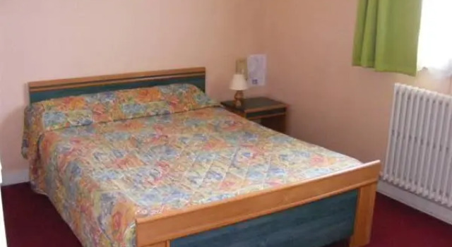 Hotel du Commerce, Rezervasyon Otel Challans otoparklı oteller, Otopark