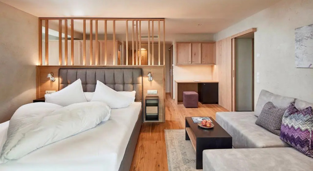 Feldhof DolceVita Resort, Забронировать Курортный отель Отели в центре Натурно с завтраком, отели в центре Натурно с завтраком