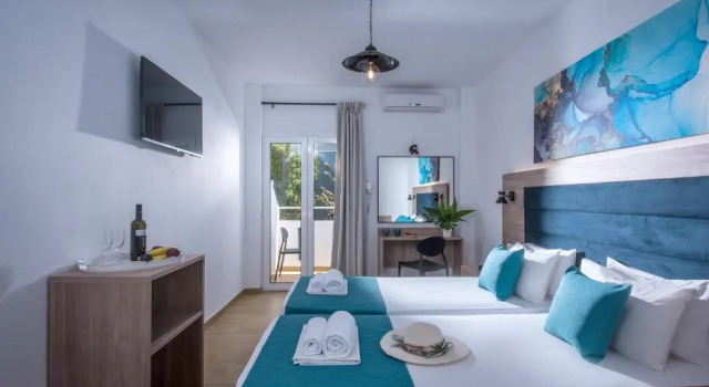Трёхместный номер Standard Floral Hotel