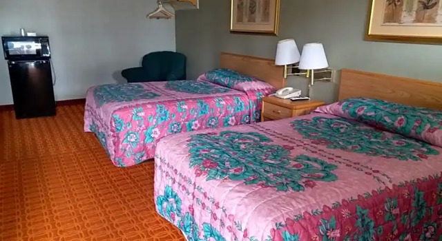 Номер Standard Westgate Manor Motel Austintown & Youngstown OHIO