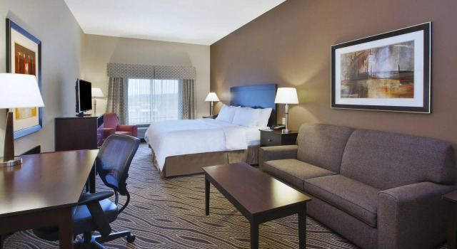 Люкс Holiday Inn Express & Suites Washington - Meadow Lands by IHG
