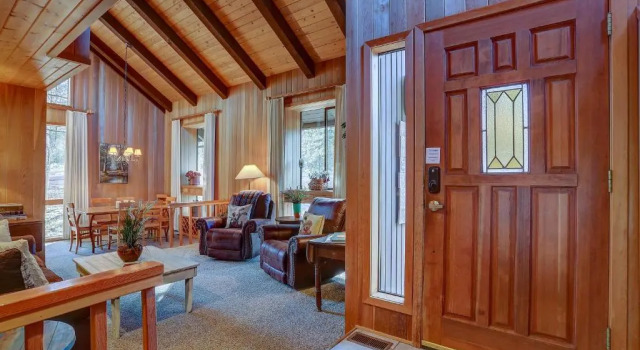 22 Rogue-AC-Hot Tub-4BR/3.5BA