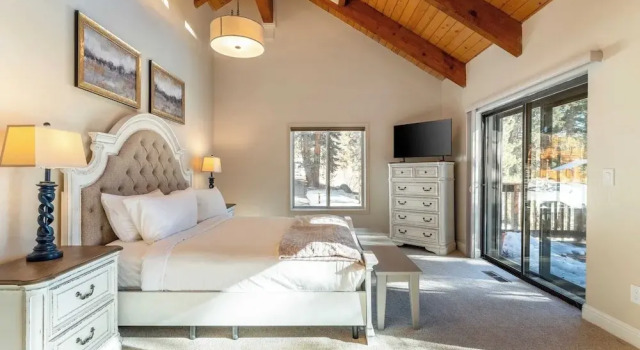 Views + Mins to Skiing, Lake, & Incline Village Incline Serenity by Avantstay, 预订 度假屋 斜坡村 North Lake Tahoe
