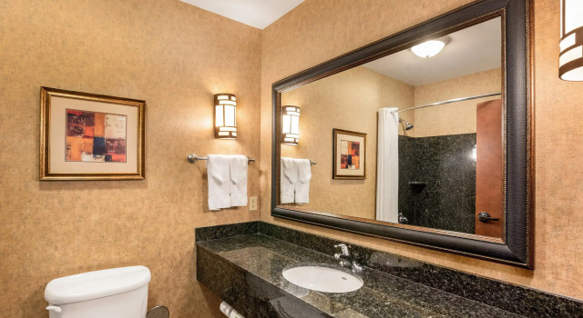 Двухместный люкс Comfort Suites Moses Lake