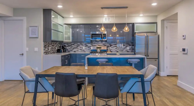Апартаменты Deluxe с 2 комнатами с балконом Deedee's Lofts at Grove II