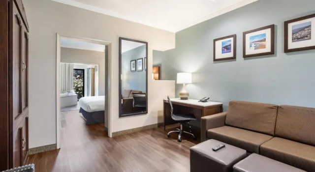 Люкс MainStay Suites Orange County John Wayne Airport