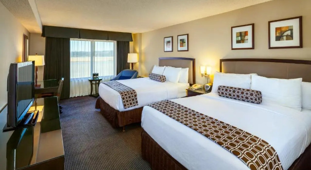 Четырёхместный номер Standard Courtyard by Marriott Concord Walnut Creek
