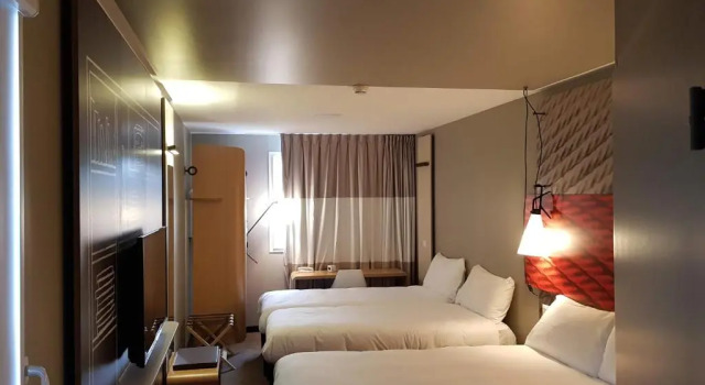 Четырёхместный номер Standard ibis Cahors