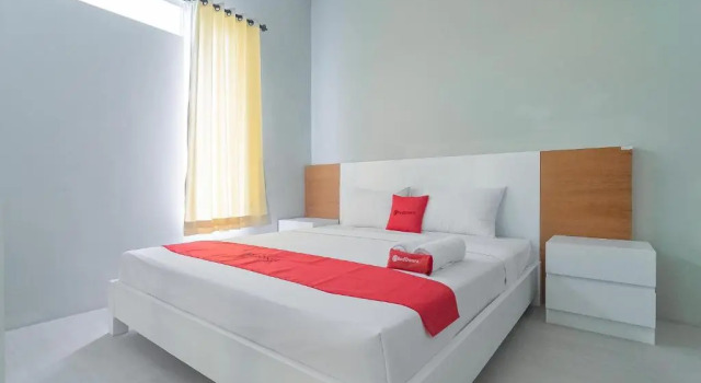 Семейный номер Standard RedDoorz Resort Syariah @ Idelansia Homestay Ciater