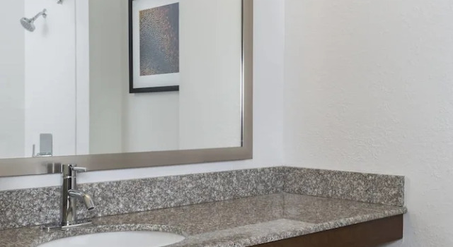 Двухместный клубный номер Standard Royle Hotel Milwaukee Airport