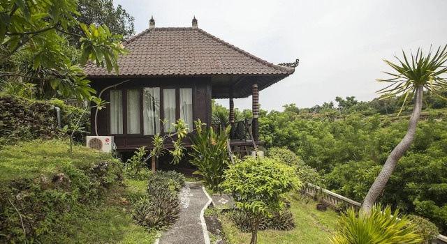 Бунгало с балконом и с видом на сад Poh Manis Lembongan
