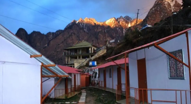 Camp Ghangharia, Rezerwuj Hotel Badrinath Uttarakhand