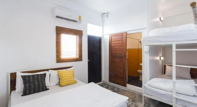 Семейный номер Standard с балконом Stockhome Hostel Ayutthaya