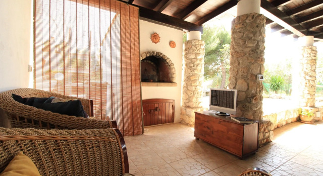Dora Lovely Country Home