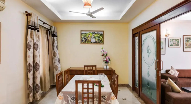 Hostie Aarna-4 BR apt near Moolchand/Apollo, S. Delhi