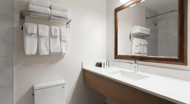 Четырёхместный номер Standard Travelodge by Wyndham Blairmore