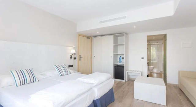 Far, Book Hotel Alcudia Majorca