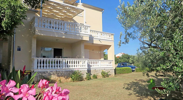 Apartment Cvita Cervia 41656, Забронировать Апартаменты/квартира Отели Трибунь с парковкой, рядом с Пристань для яхт Трибуни, Парковка