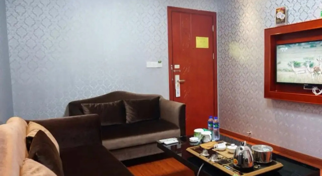 Люкс GreenTree Inn GanZhou Zhanggong District SanKang Temple RT-MART Express Hotel
