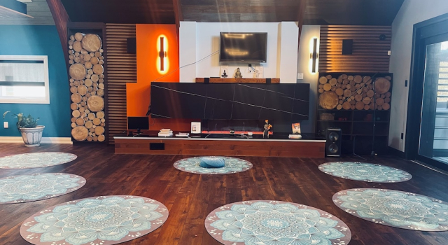 Superior Master Suite, Book Bed and Breakfast Niagara Falls Ontario