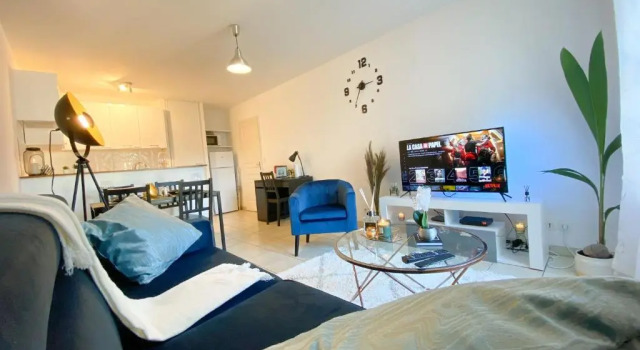 Appartement Ultra Luxueux Hypercentre - Parking - Gare RER à 5 min, Забронировать Апартаменты/квартира Корбей-Эсон 