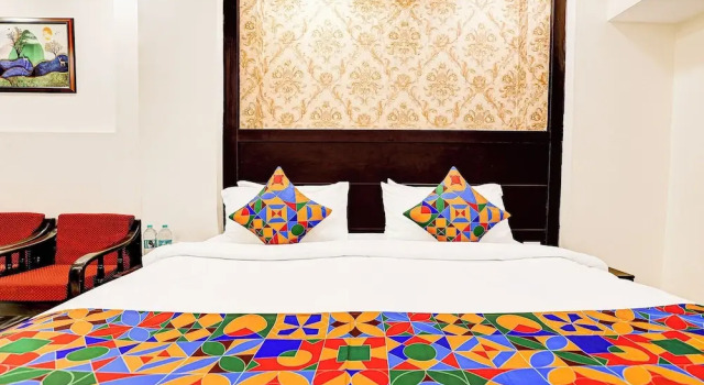 Номер Luxury FabHotel Comfort Stay I - 700m from Metro Multispeciality Hospital Noida