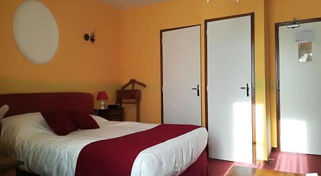 Семейный номер Standard Hostellerie Saint Martin- Logis Hôtel et Restaurant