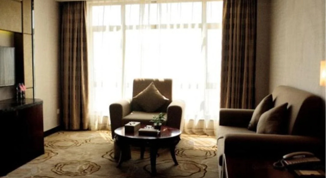 Manhatton Hotel Zhuhai, Rezerwuj Hotel Hotele w Zhuhai z parkingiem, Parking
